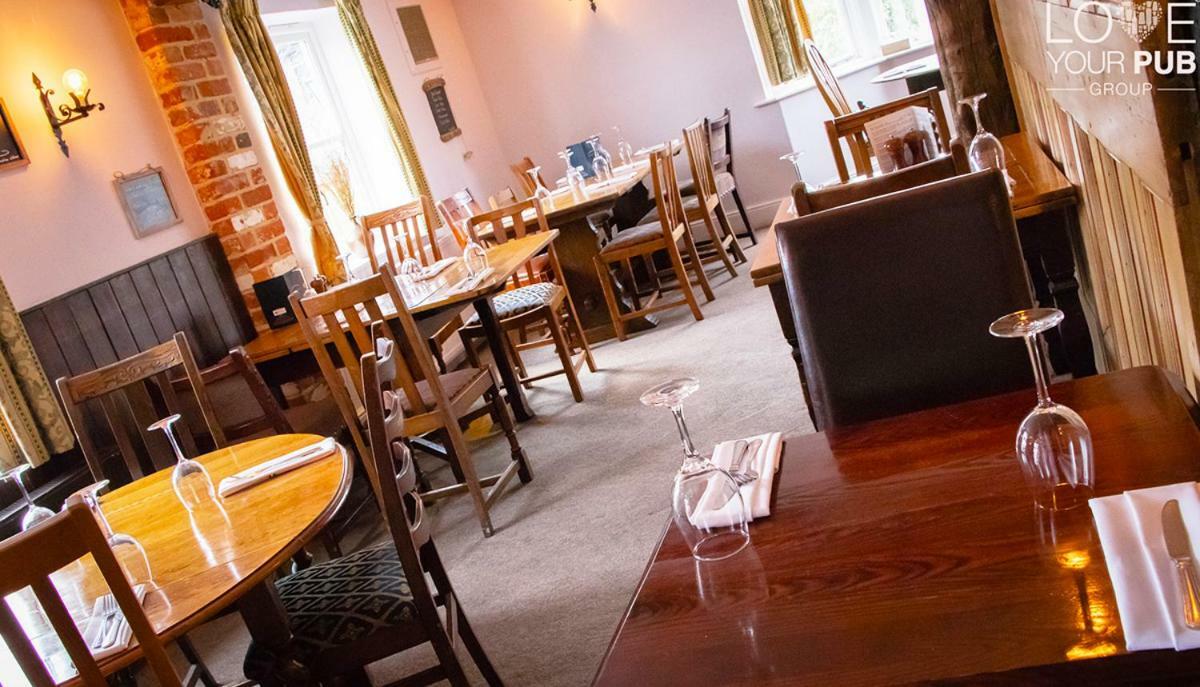ووتر لوفلي The Rising Sun Inn المظهر الخارجي الصورة