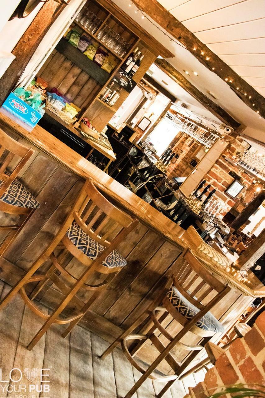 ووتر لوفلي The Rising Sun Inn المظهر الخارجي الصورة
